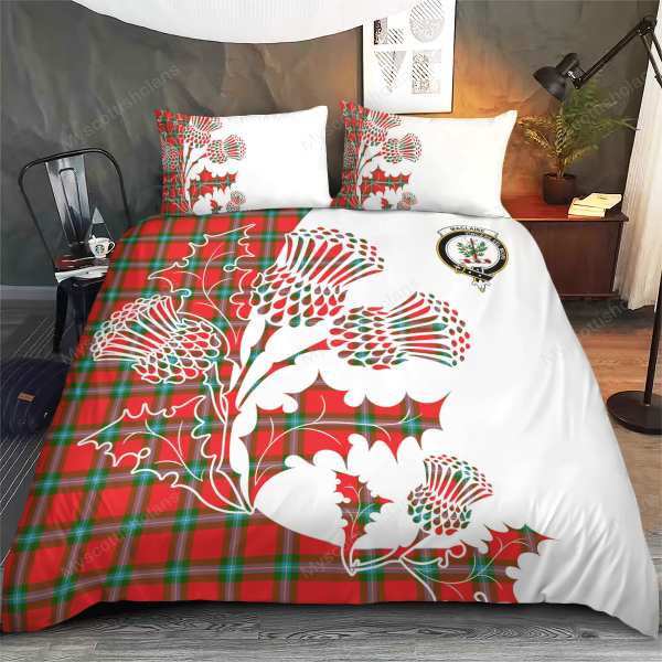 MacLaine Of Lochbuie Tartan Crest Bedding Set - Luxury Style For Sale - Image 3